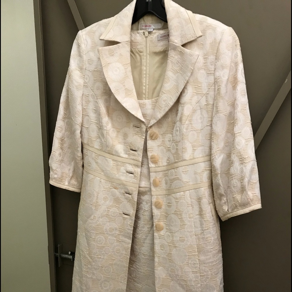 Georgiou studio dress w/ matching overcoat. Ivory